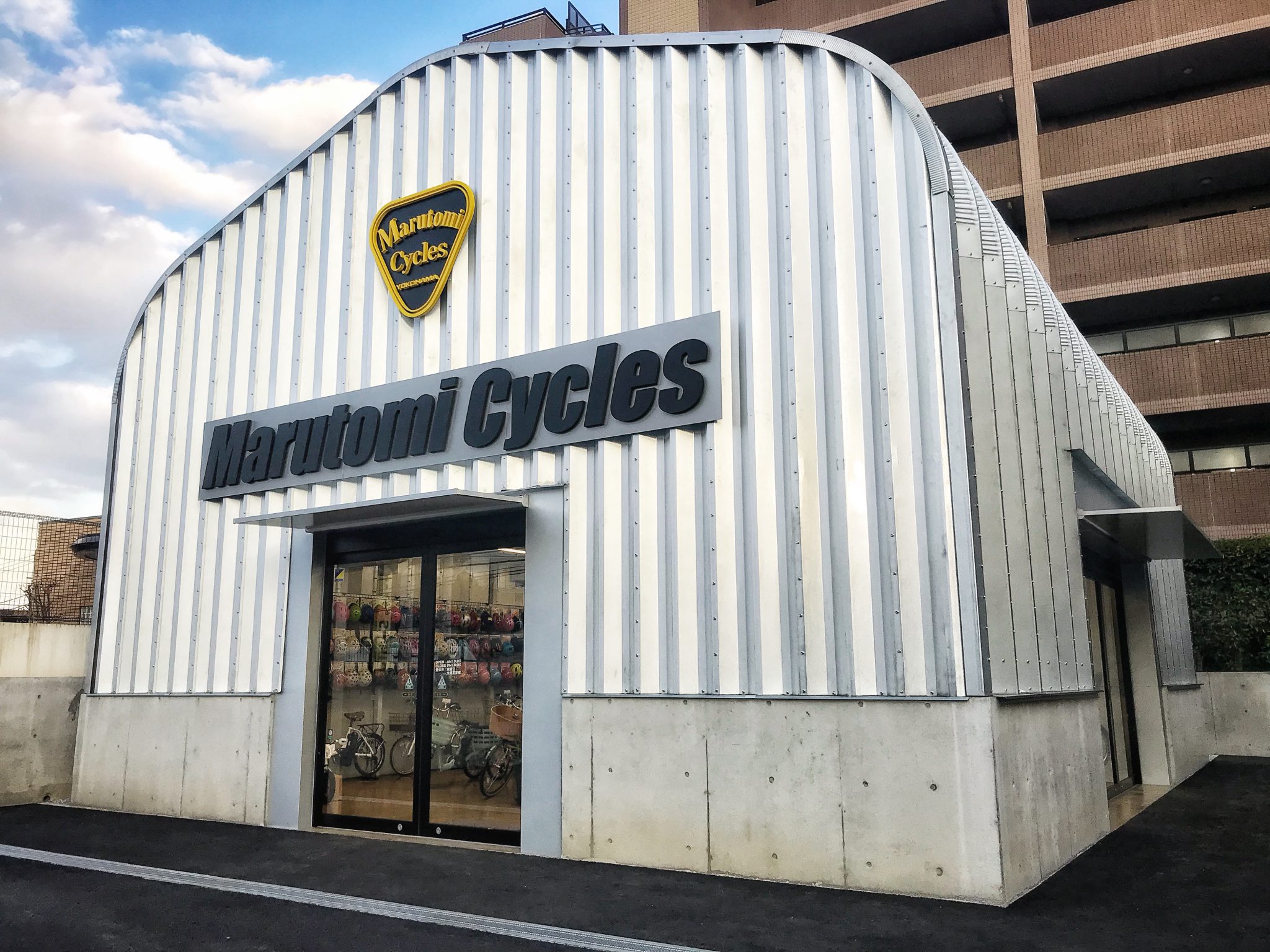 マルトミサイクルス店舗画像 丸富レンタルバイクシステムズ